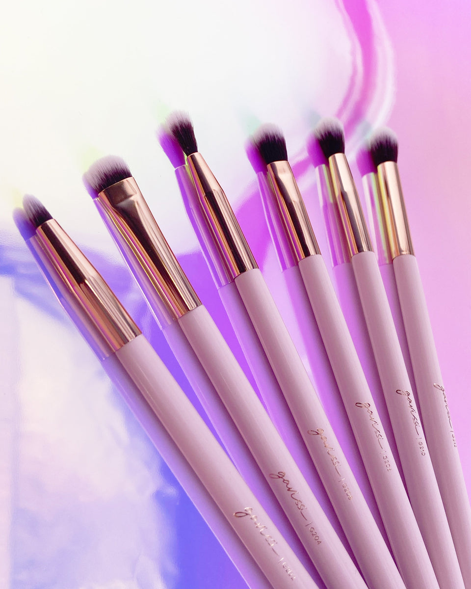 J6 - Crease Brush – Dainty Cosmetics